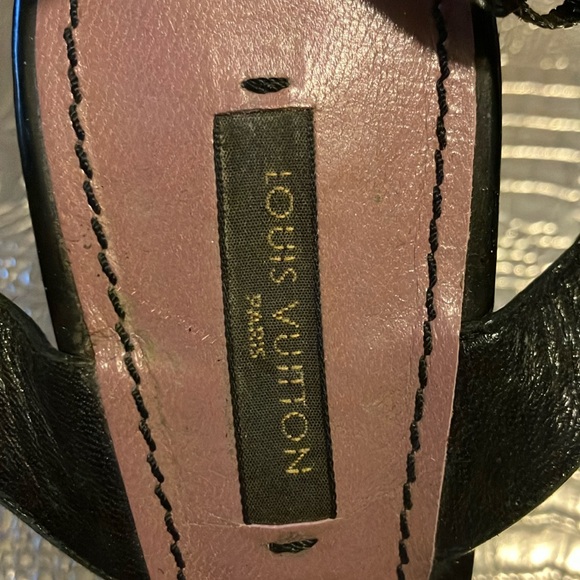 Black, vintage authentic Louis Vuitton heels. - Picture 3 of 8